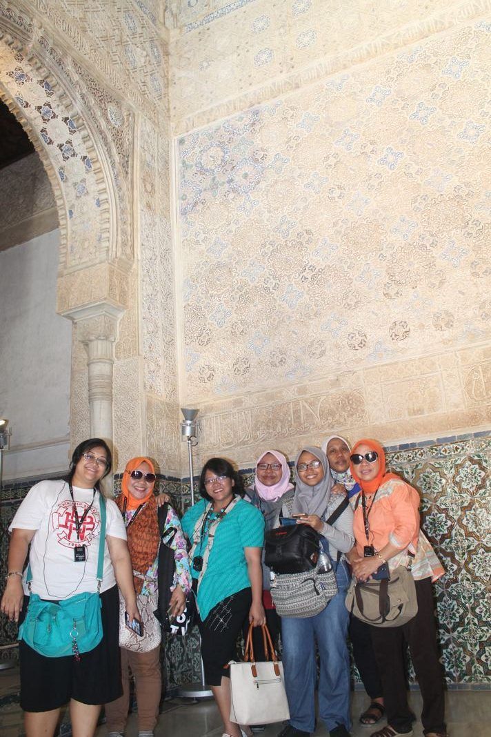 Alhambra Tour - Muslim Travelers - Granada Andalusia
