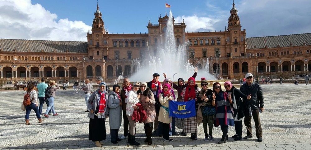 muslim tour guide spain