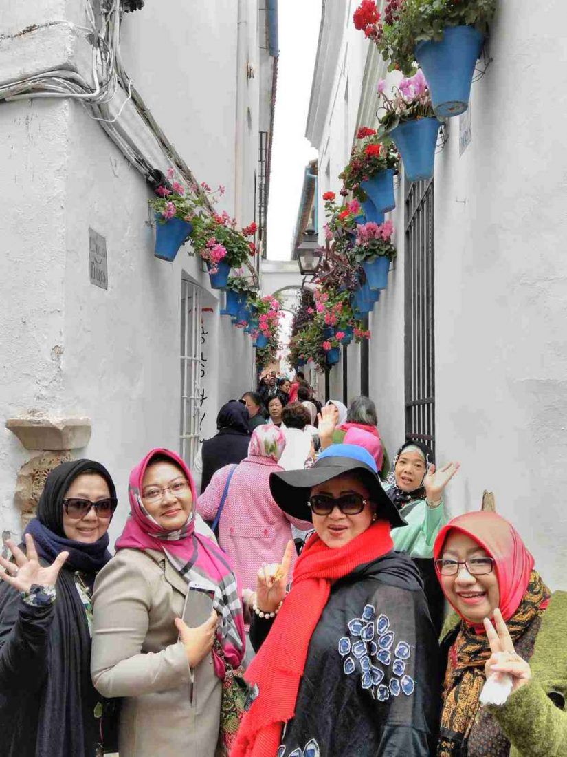 Walking Andalusia Tour for Muslim Travelers - Ilimtour